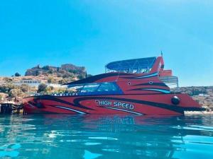 Late departure to Lindos with swim stop